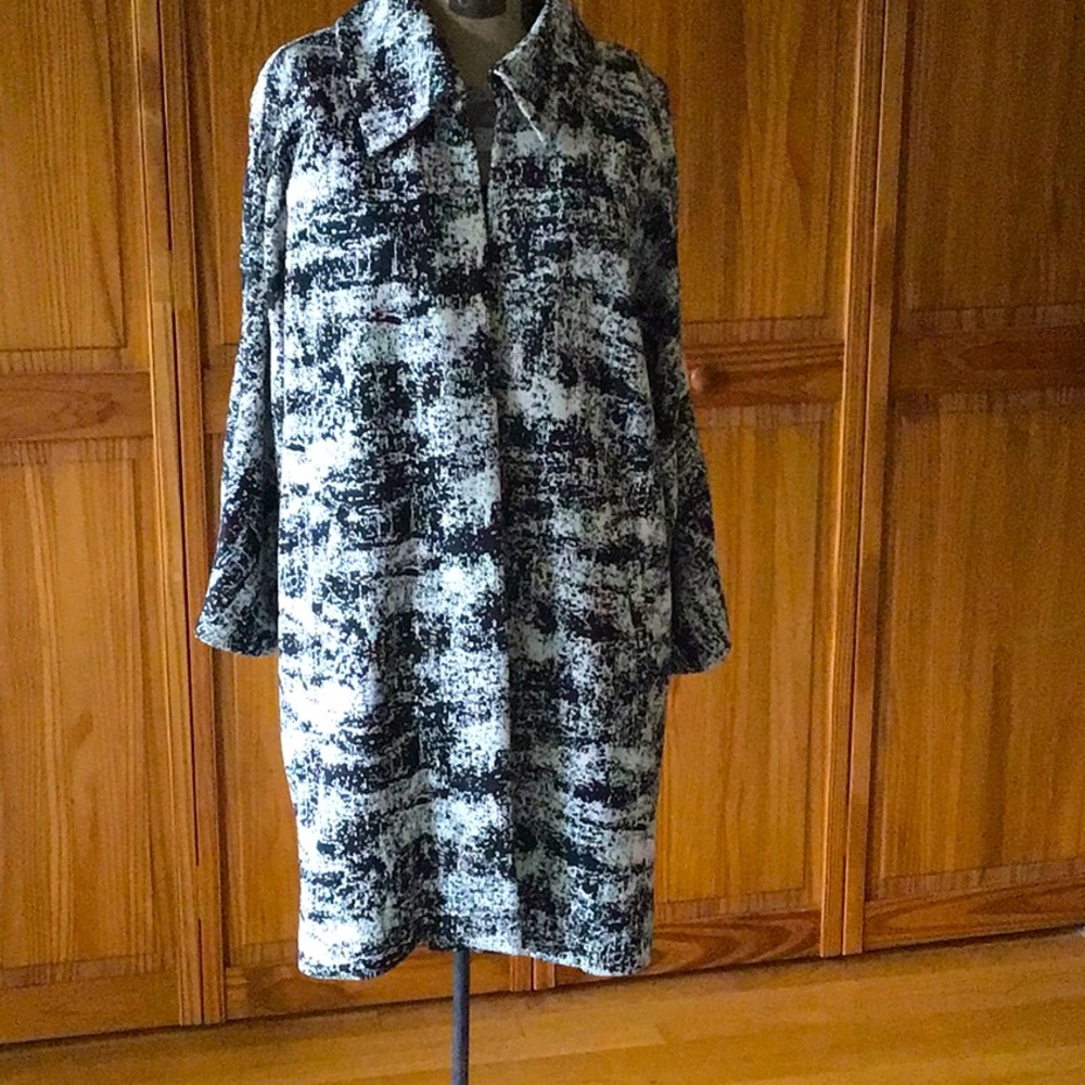 Lightweight clutch coat by Ivanka Trump